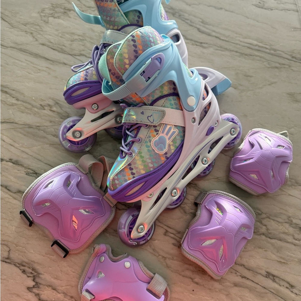 Girls 5.5-6 shoe size Kids Purple Roller Skates with Protective Gear